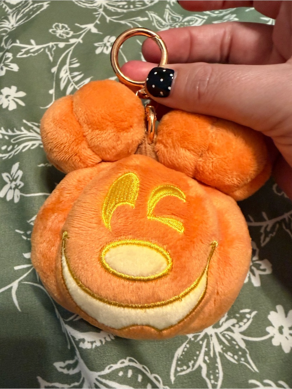 Disney Halloween Mickey pumpkin bag charm - Small Shop After All - Picture 4 of 5